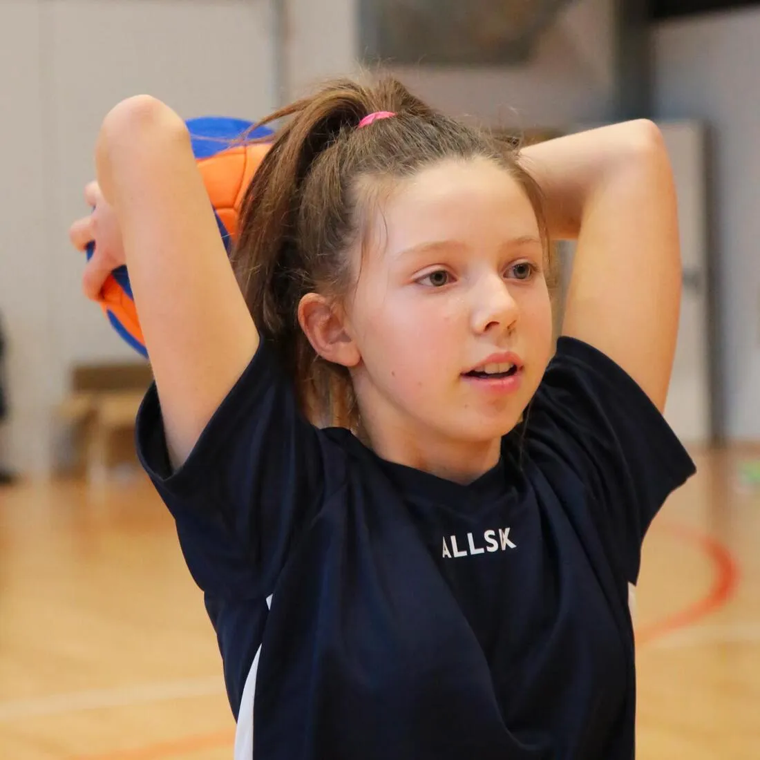 230-250 g Volleyball for 10- to -14-Year-Olds V100 Soft - Blue/Orange