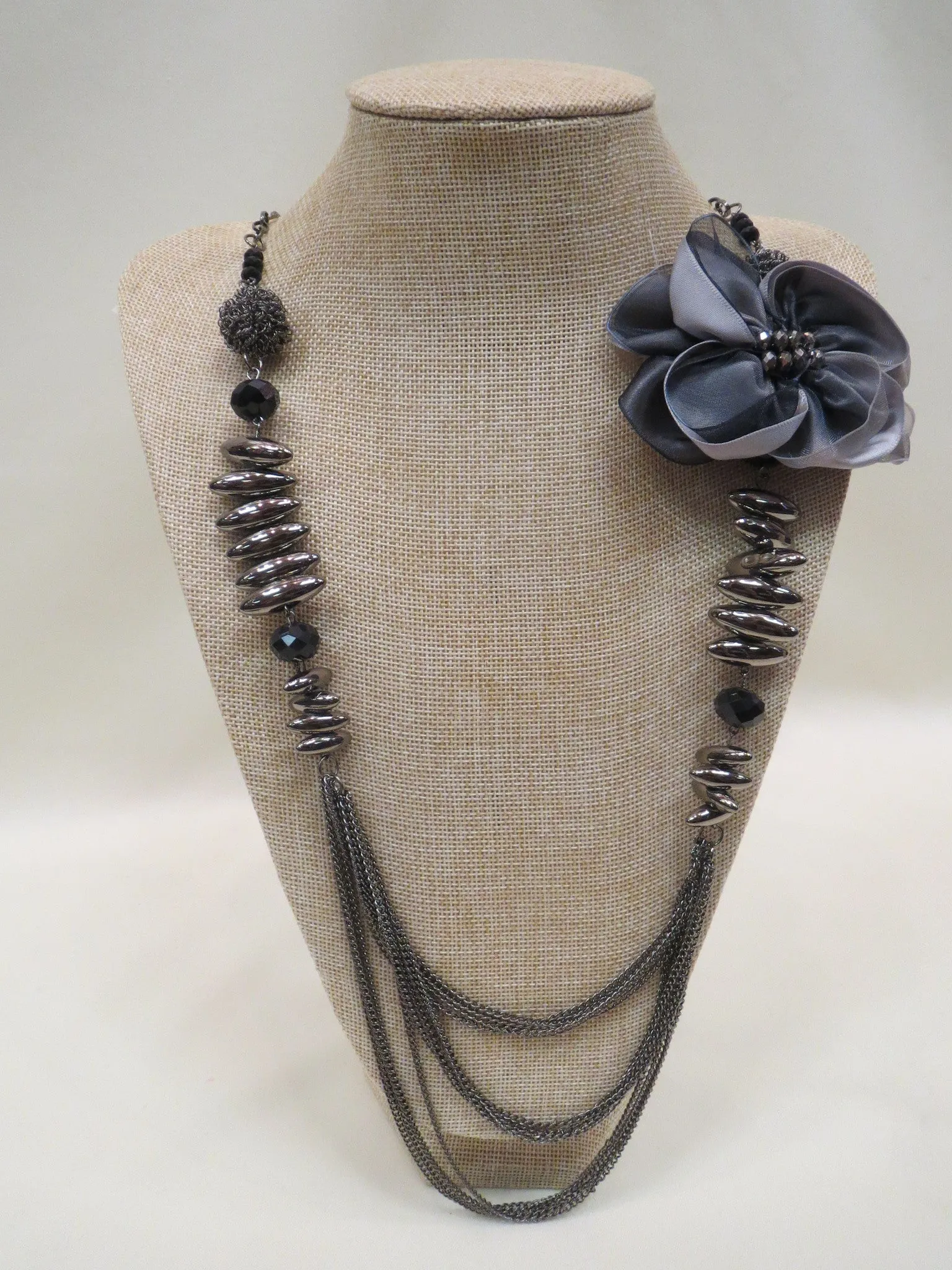 ADO | Charcoal Necklace with Bow