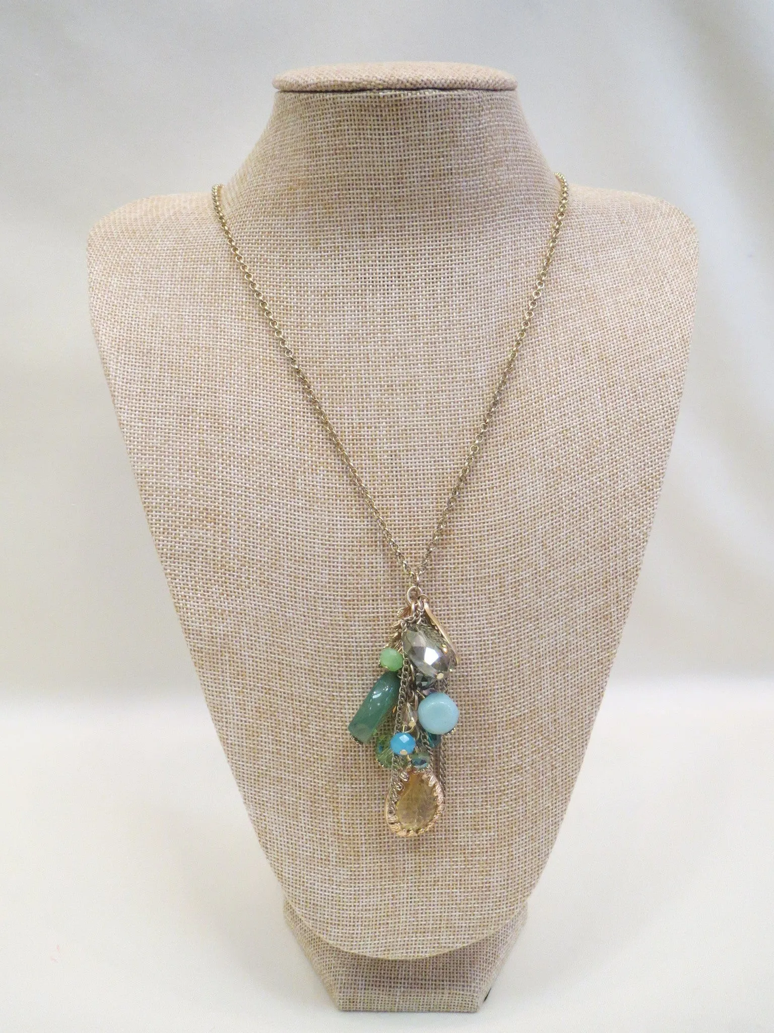 ADO | Long Charm Necklace Green