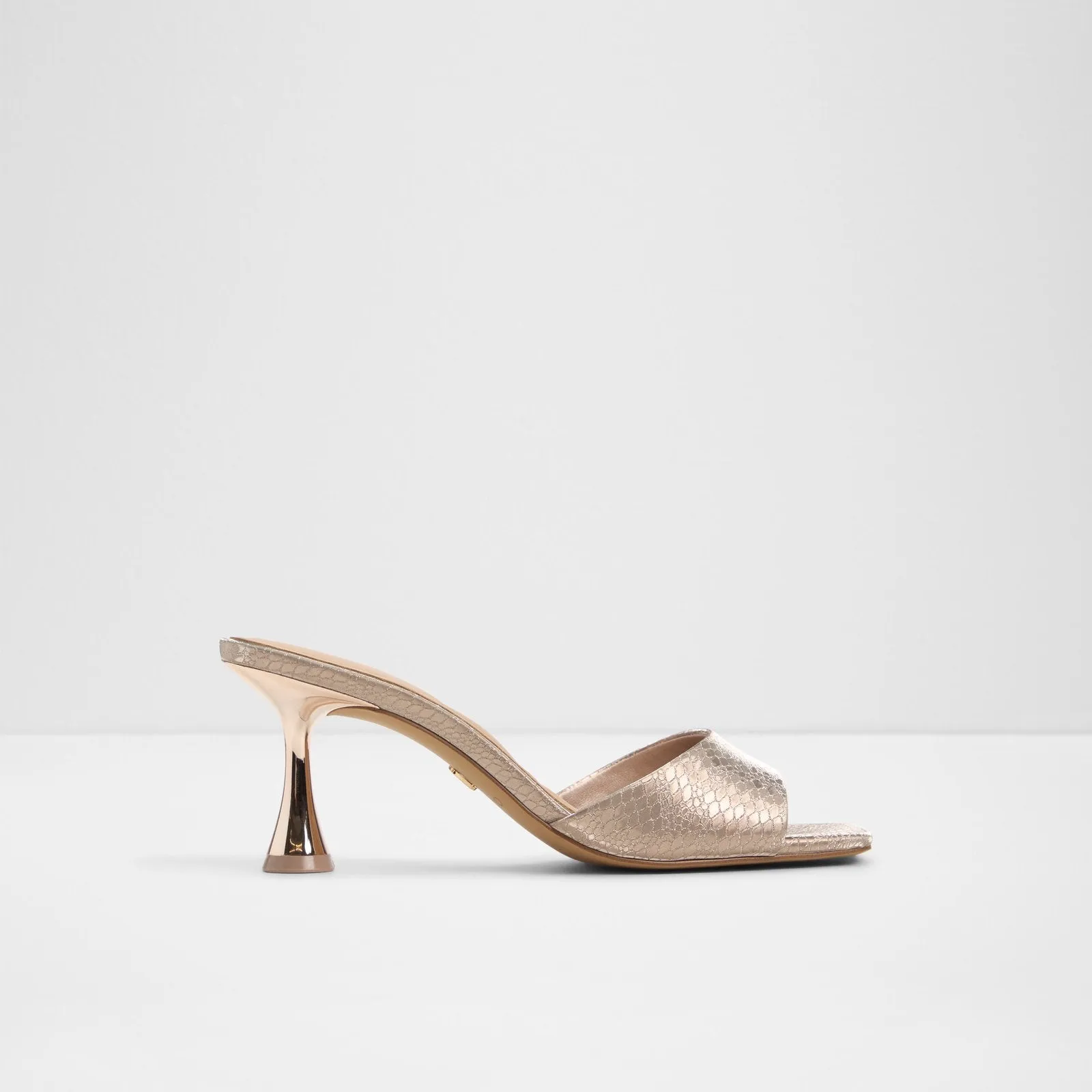 Alathia / Heeled Sandals
