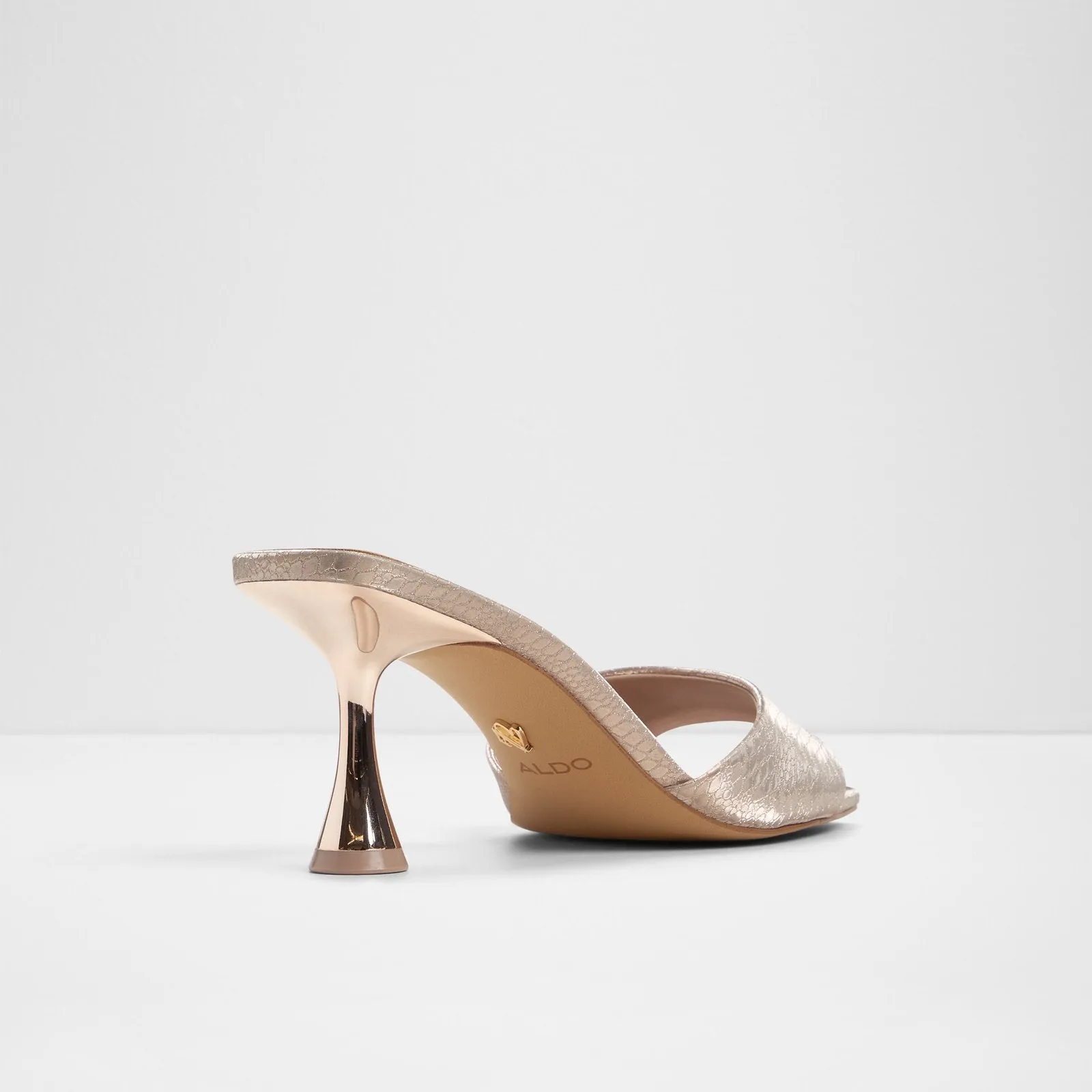 Alathia / Heeled Sandals