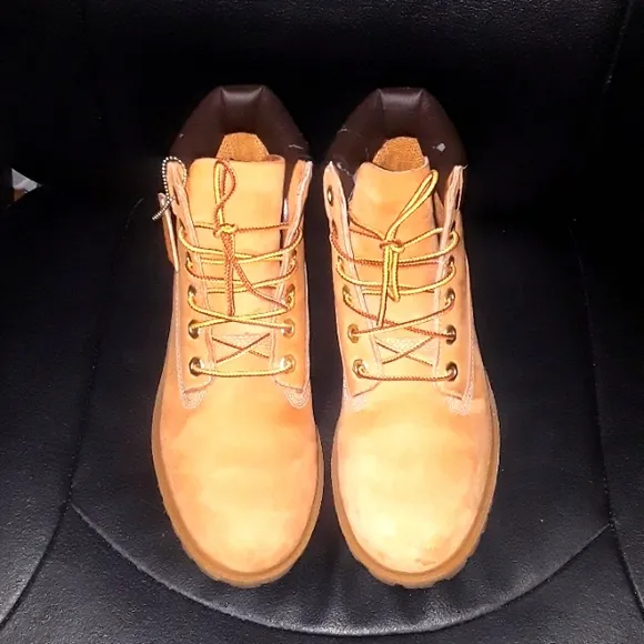 AUTHENTIC Timberland Original Wheat Lace Boots