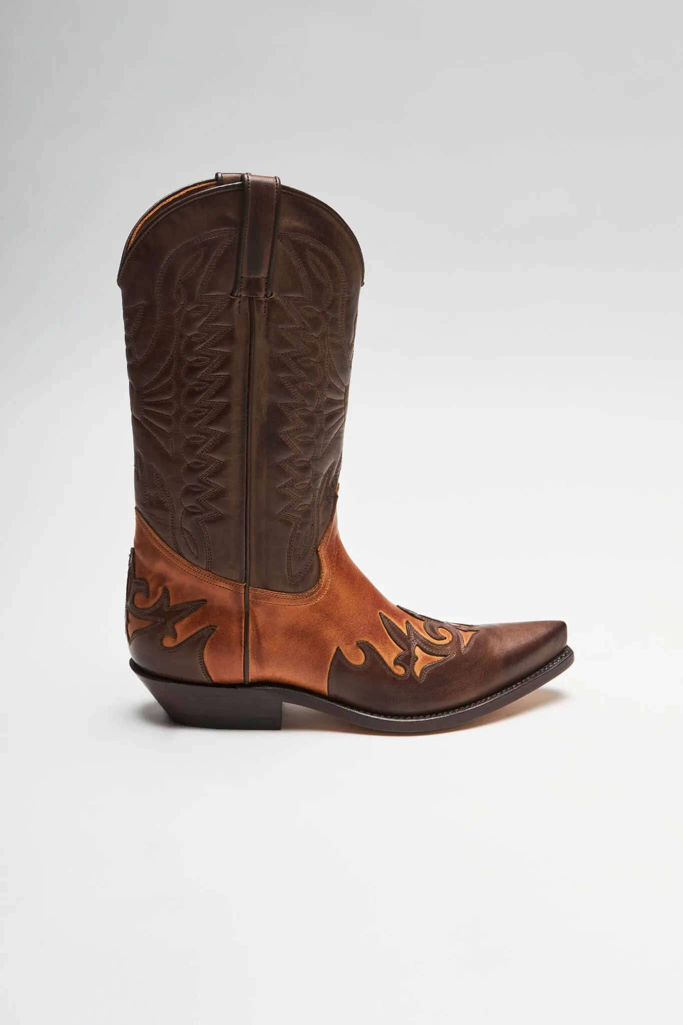 CARLOS Unisex Braun Cognac