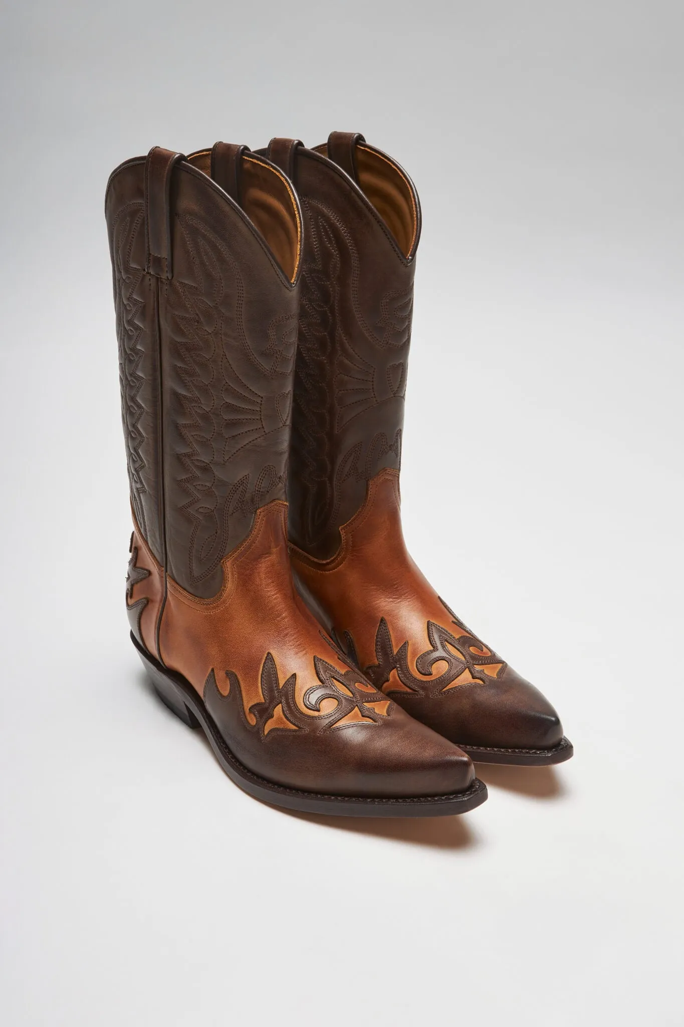 CARLOS Unisex Braun Cognac