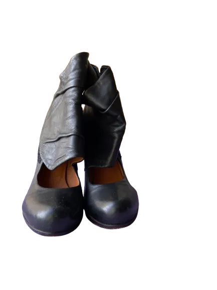 Coclico Black Leather Wrap Boots