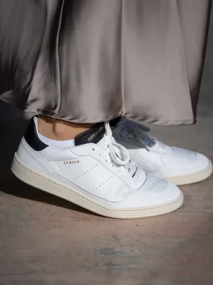 COPENHAGEN STUDIO Retro hvit sneaker med sorte detaljer