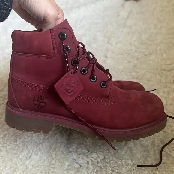 EC - Timberland Girls Red Premium Leather Boots Size3 - 6inch