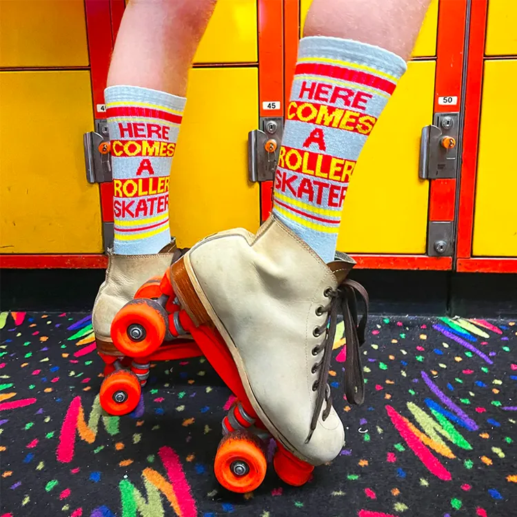 here comes a roller skater