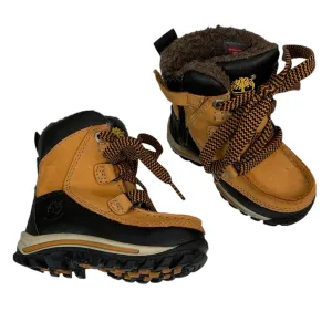 NEW Chillberg Boots, 6C // Timberland