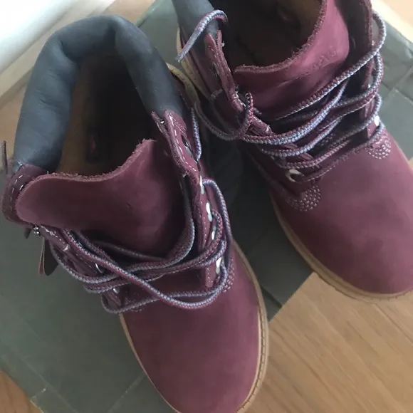 New Girls Timberland burgundy boots, size 13 Youth