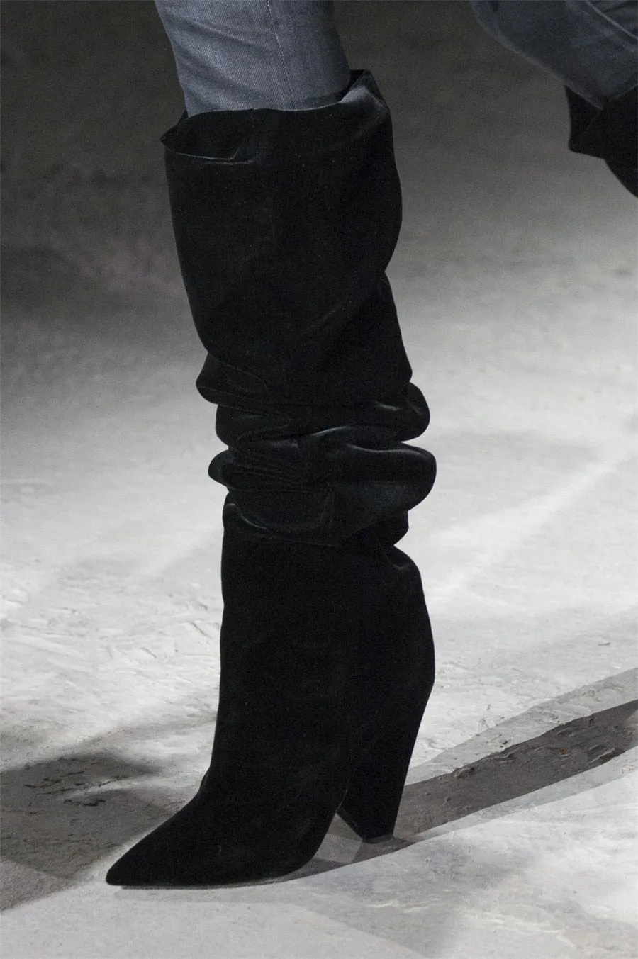New Luxury Crystal Shoes Woman Pointed Toe Knee High Boots Sexy Rhinestone Chunky Spike Heel Boots Ladies Botas Mujer