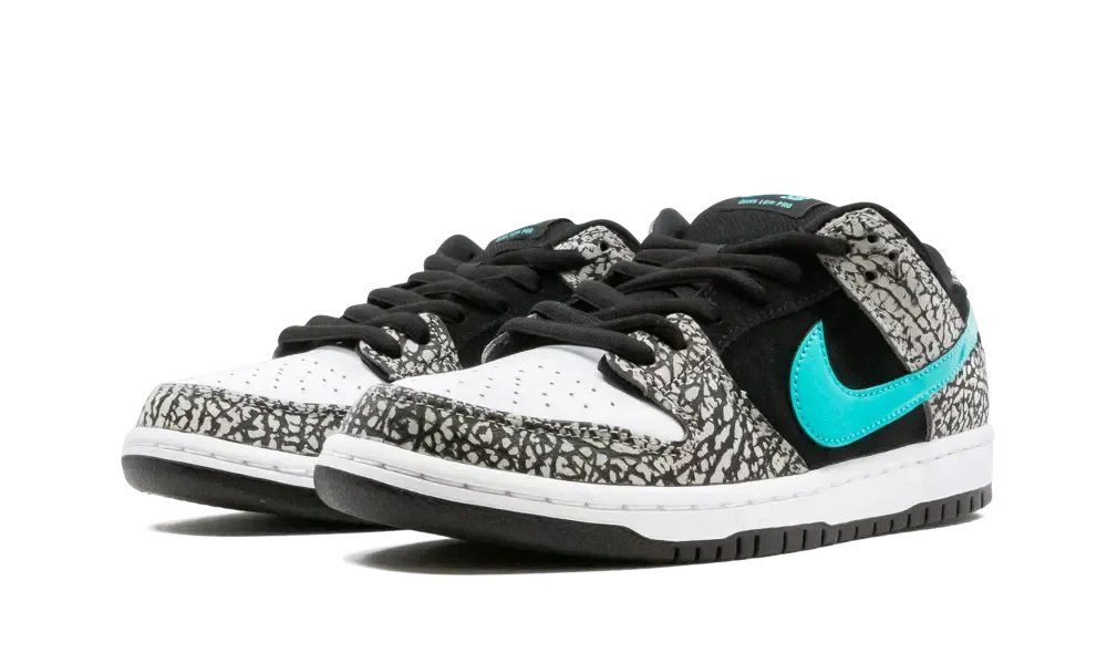 Nike SB Dunk Low atmos Elephant