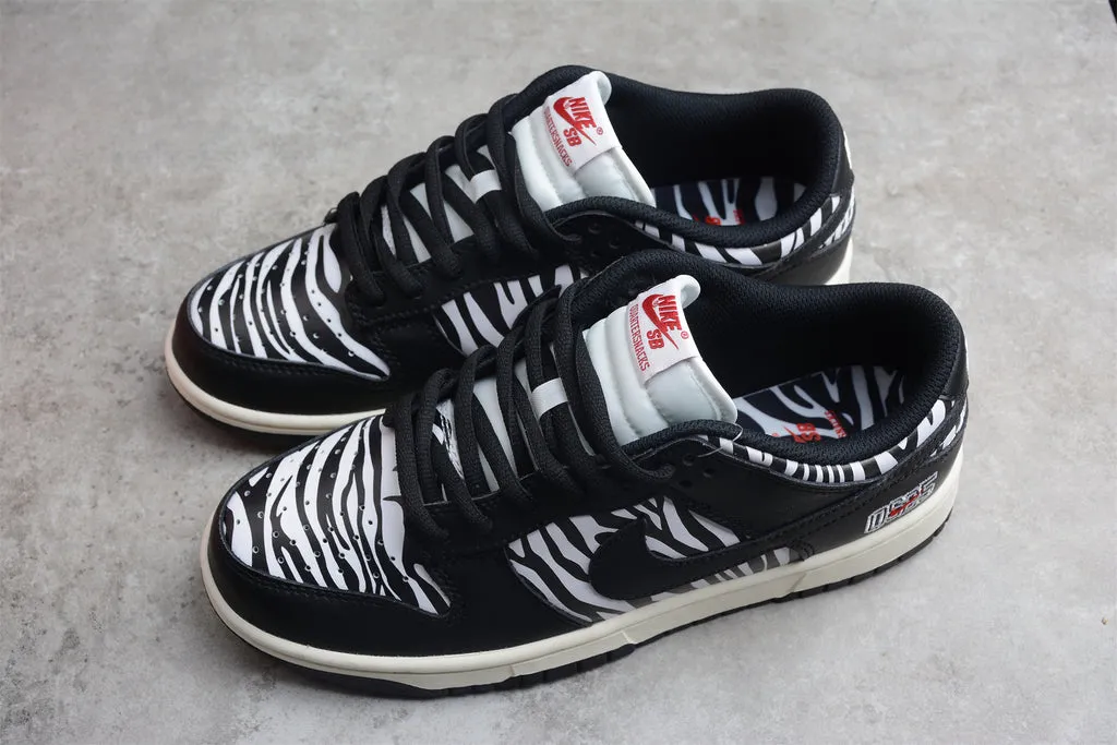 Nike SB Dunk Low OG QS Quartersnacks Zebra