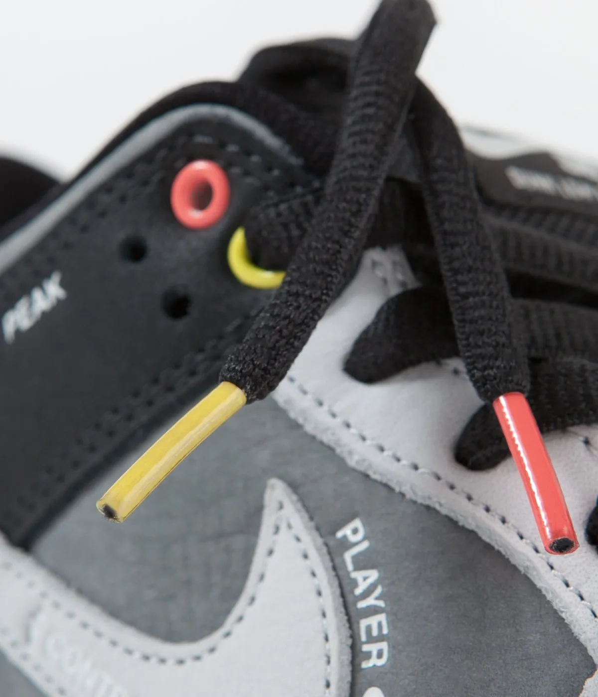 Nike SB Orange Label 'VX1000' Dunk Low Pro Shoes - Smoke Grey / Pure Platinum - Off Noir