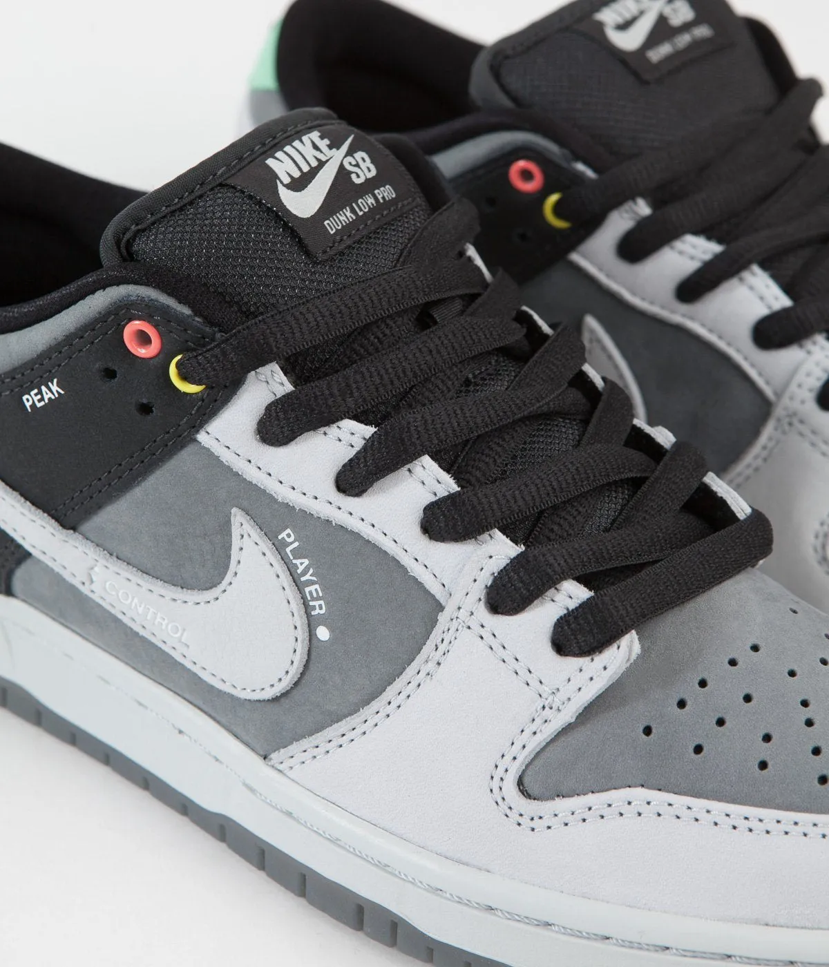 Nike SB Orange Label 'VX1000' Dunk Low Pro Shoes - Smoke Grey / Pure Platinum - Off Noir