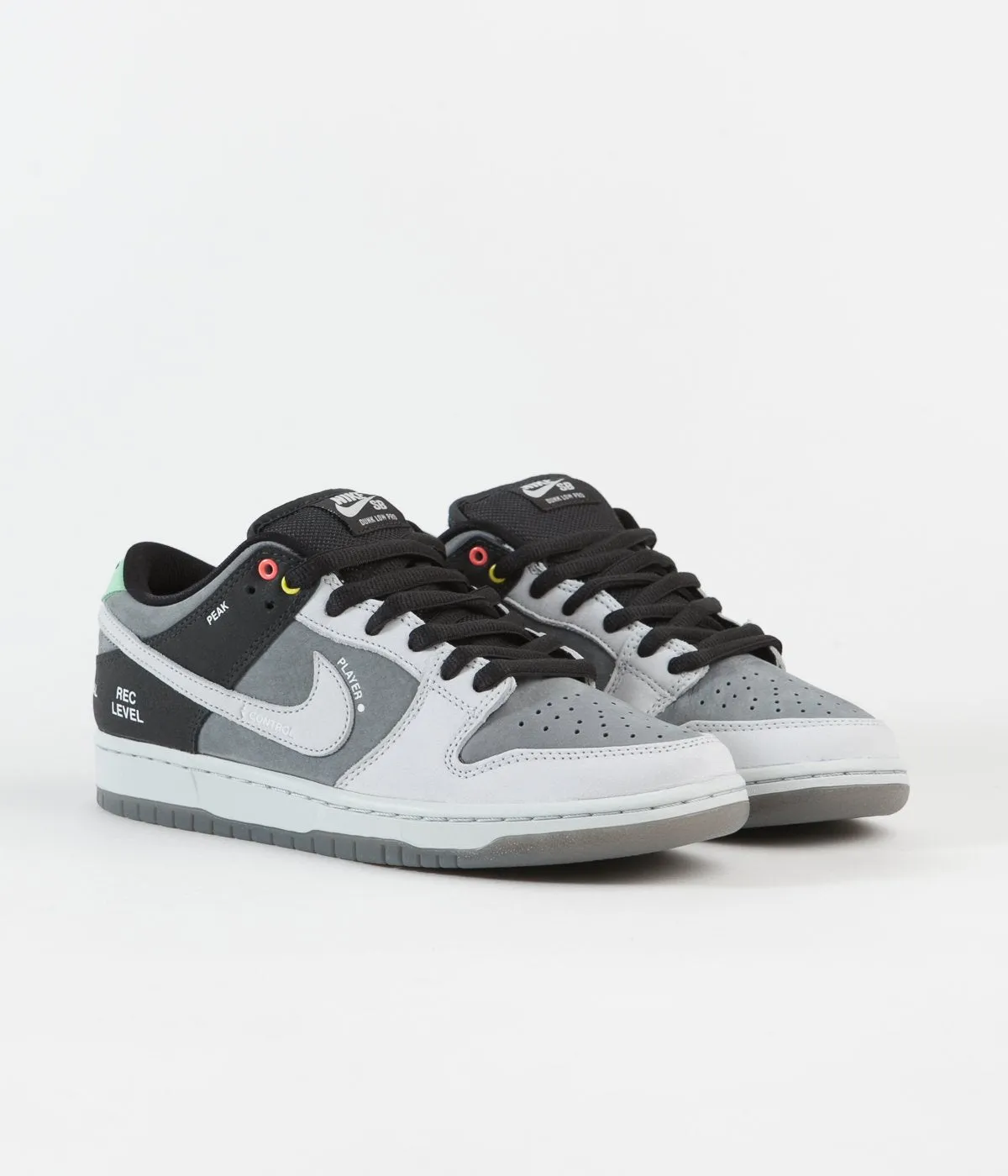 Nike SB Orange Label 'VX1000' Dunk Low Pro Shoes - Smoke Grey / Pure Platinum - Off Noir