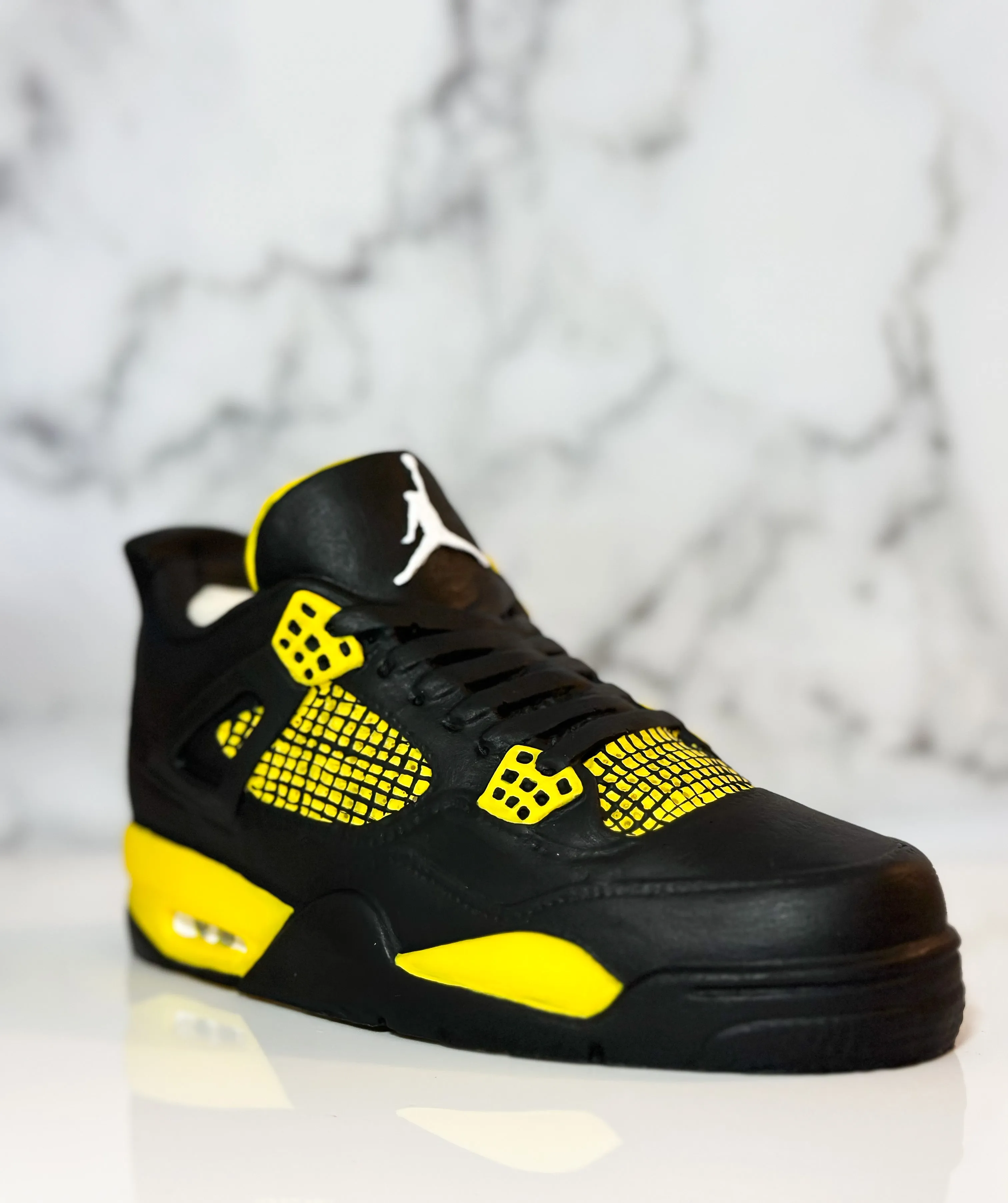 No. 4 Candle-Black/Yellow