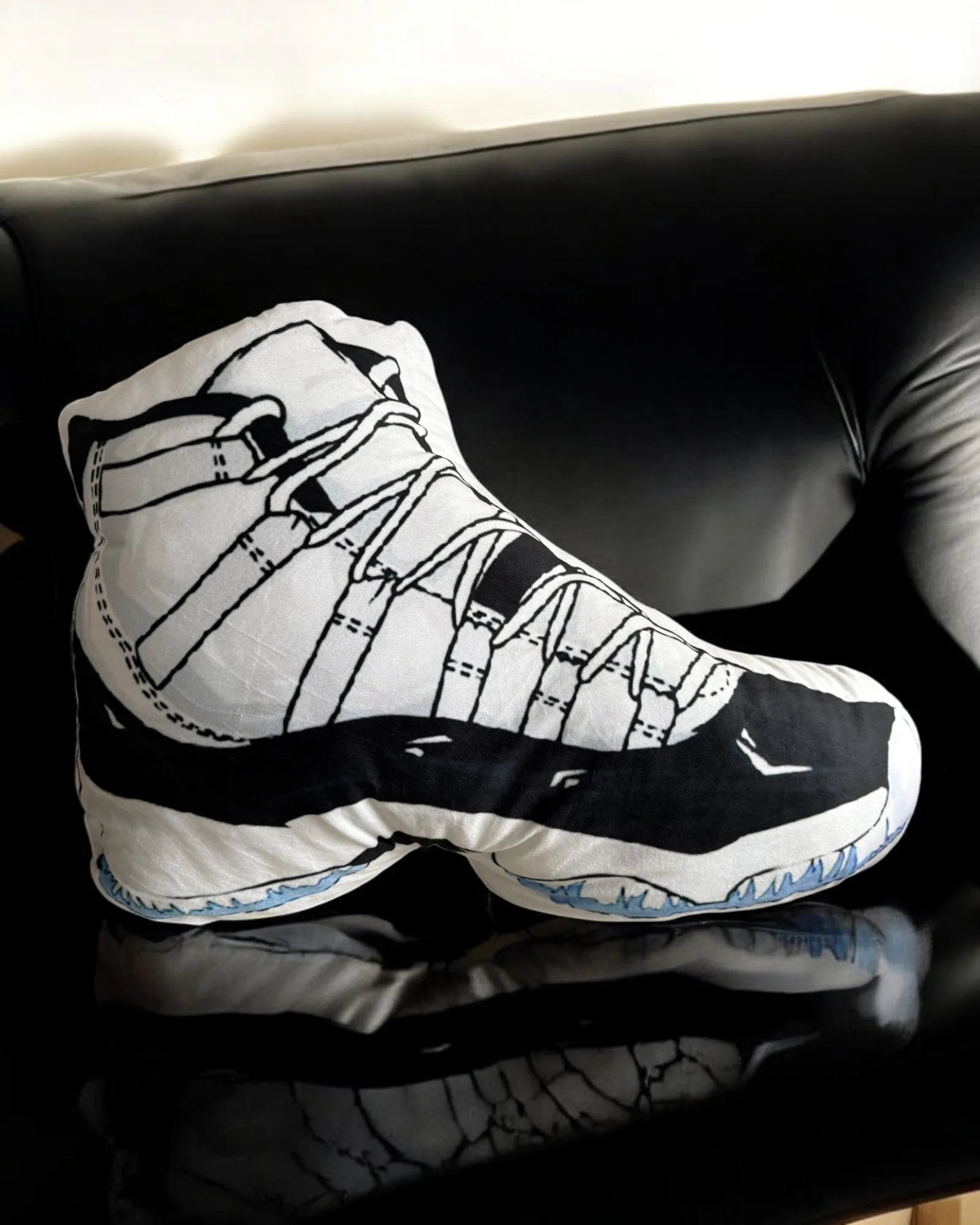 "RETRO 11" PILLOW