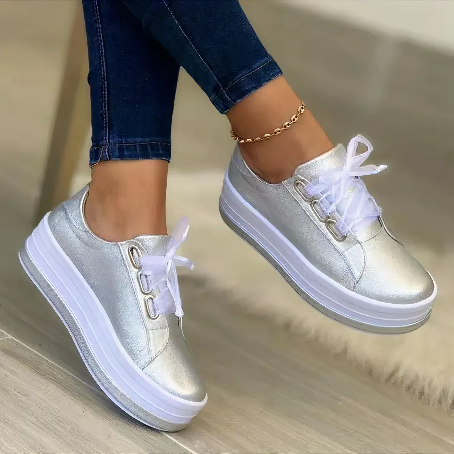 Retro Chic™ | Women's Retro Sneakers | Canvas Upper, Lace-Up Design & Cushioned Insole