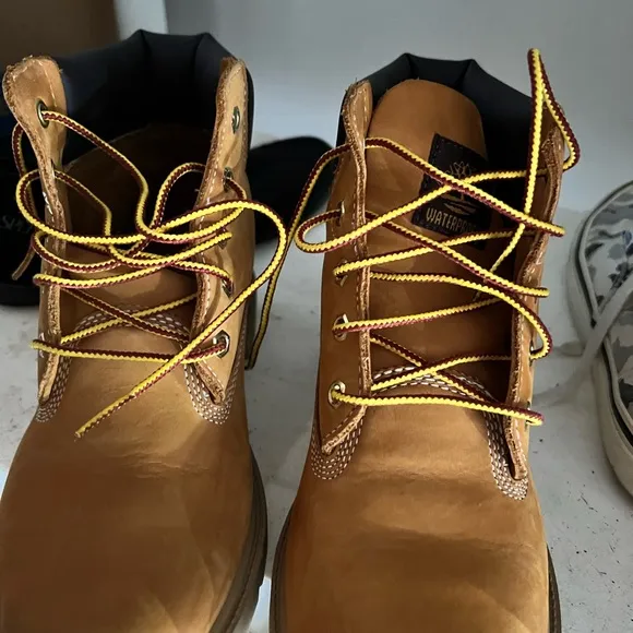 Wheat Timberland size 3.5 kids boots