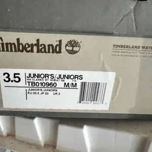 Wheat Timberland size 3.5 kids boots