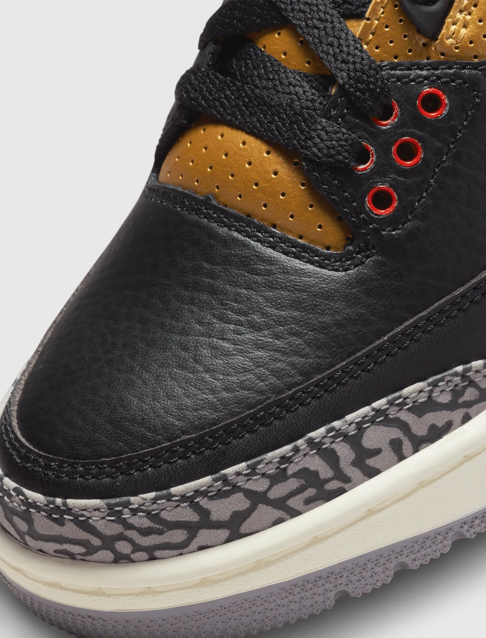 WOMEN'S AIR JORDAN 3 RETRO "BLACK CEMENT GOLD"