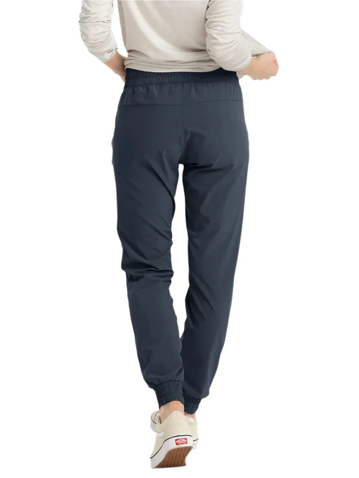 WOMEN'S FREE FLY PULL-ON BREEZE JOGGER | STORM CLOUD