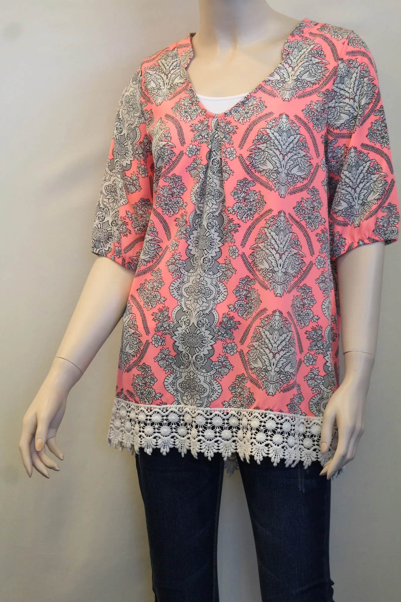 Yahada | Pink Vintage Blouse w/ Floral Trimming