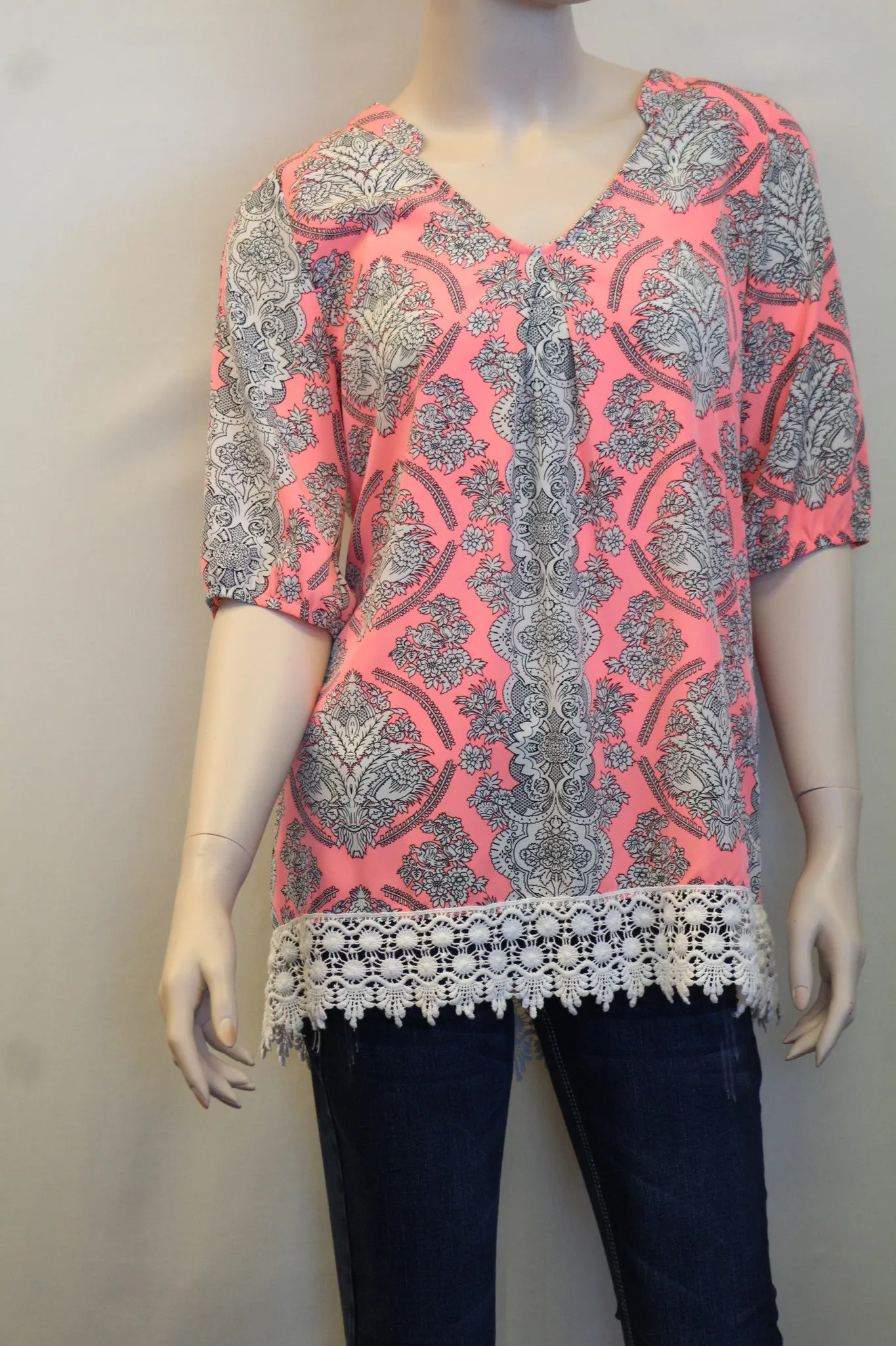 Yahada | Pink Vintage Blouse w/ Floral Trimming